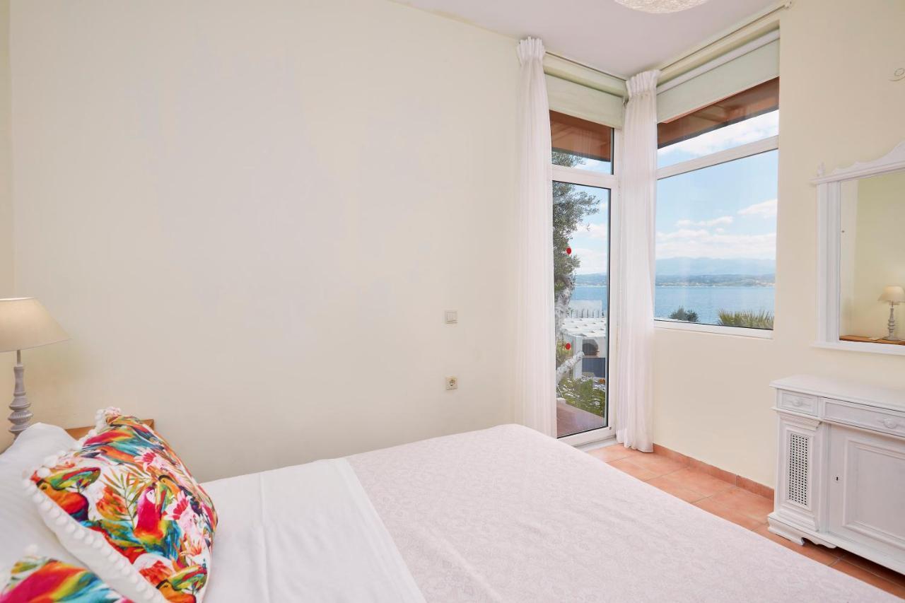 Seafront Villa Longobardi Ханья Экстерьер фото